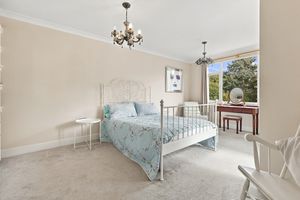 LAKESIDE LODGE- click for photo gallery